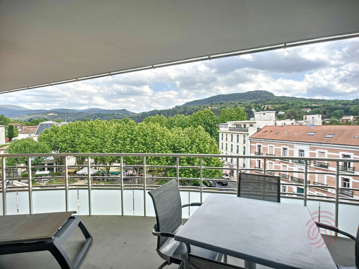 F2 PMR climatisé, terrasse vue casino à Lamalou-les-Bains - Photo 10