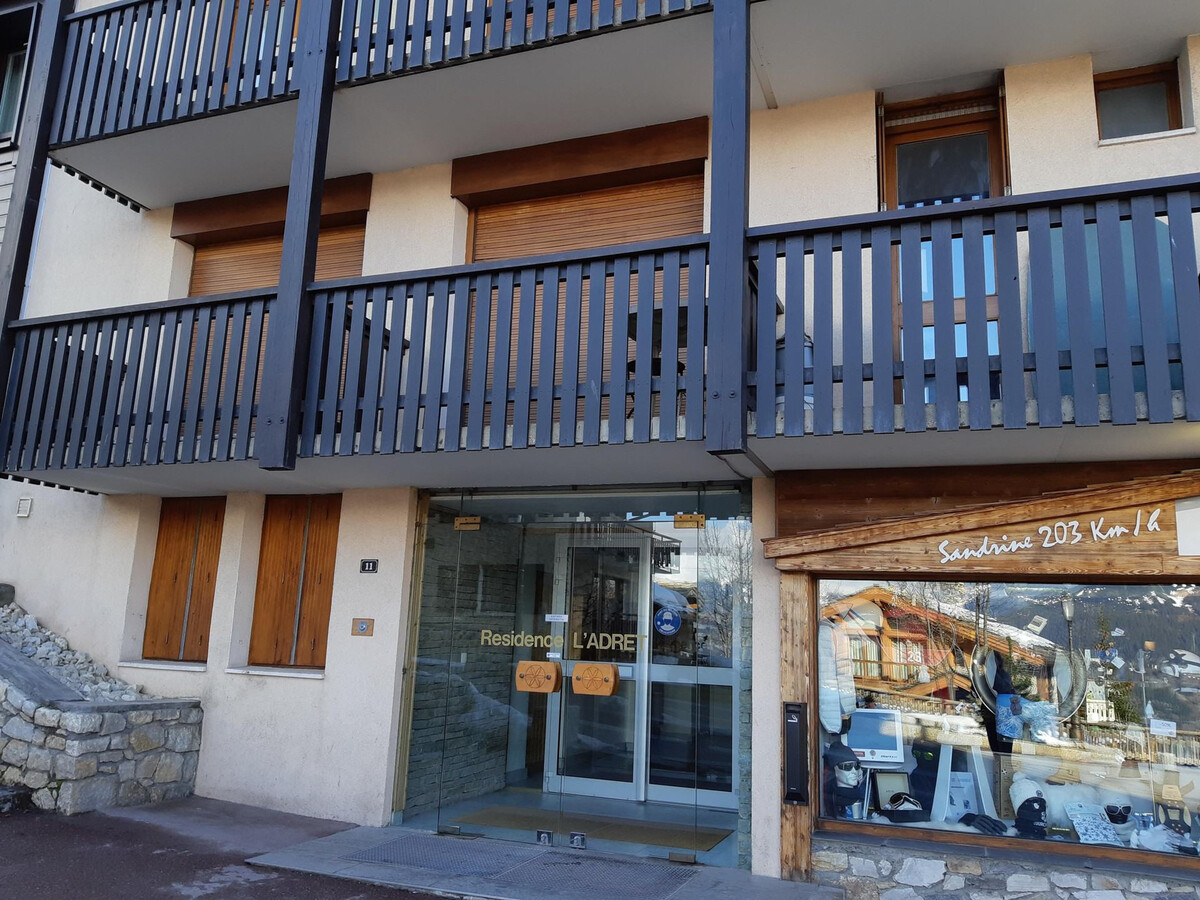 Appartement 3 pièces skis aux pieds, vue pistes à Courchevel - Photo 12