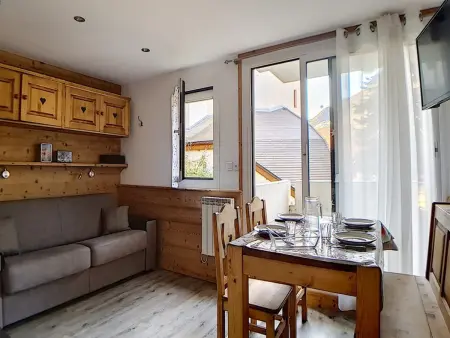 Location appartement à Les Menuires, Studio rénové proche pistes avec balcon, 4 personnes