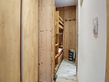Studio rénové aux Menuires, pistes à 100 m, balcon Ouest : photo 7