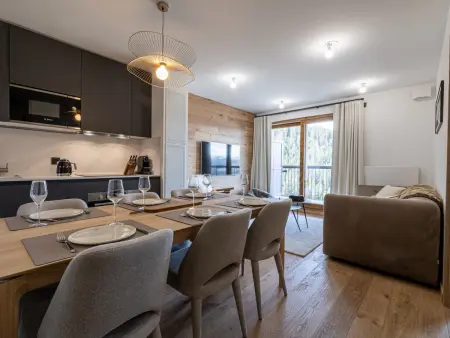 Location appartement à Courchevel 1650, Neuf et Ensoleillé, 2P + Cabine, Proche Centre et Pistes, Balcon, Wifi, Parking