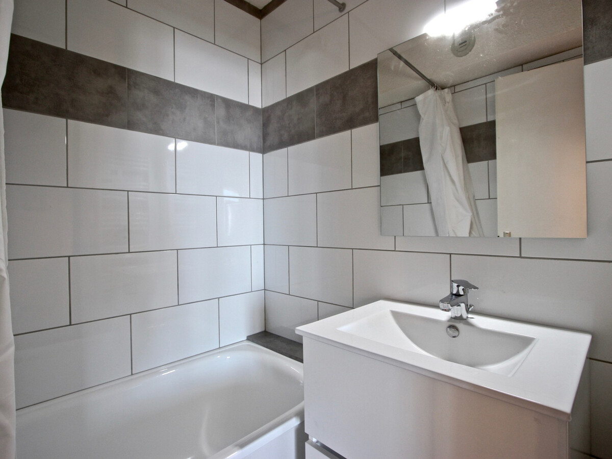 Studio cabine 4 pers avec balcon sud à Chamrousse - Photo 7