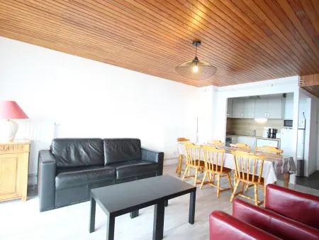 Location appartement à Chamrousse, Appartement spacieux 3 pièces, au pied des pistes, accepte animaux