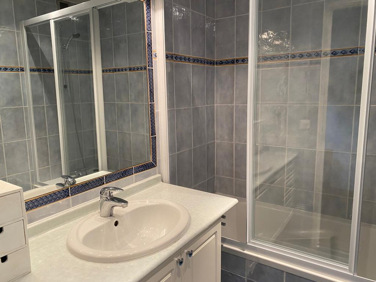 Appart 2 pièces 45 m² balcon sud/ouest, vue montagne - Photo 11