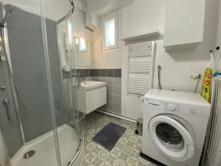 Appartement 2 pièces rez-de-jardin à Larmor-Plage : photo 9
