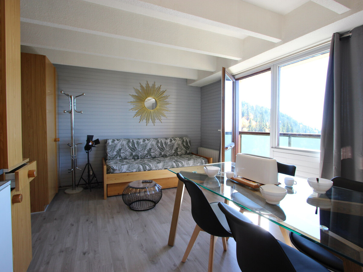 Studio cabine 24m² rénové, balcon ouest, parking - Photo 2