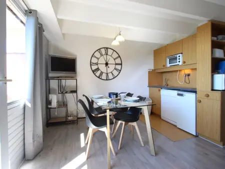 Location appartement à Chamrousse, Studio cabine rénové, balcon ouest, parking couvert