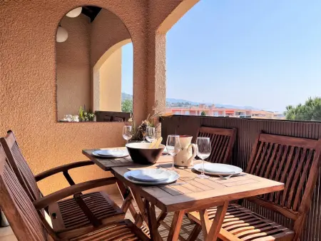 Location appartement à Bormes les Mimosas, Studio avec terrasse, parking privé proche mer