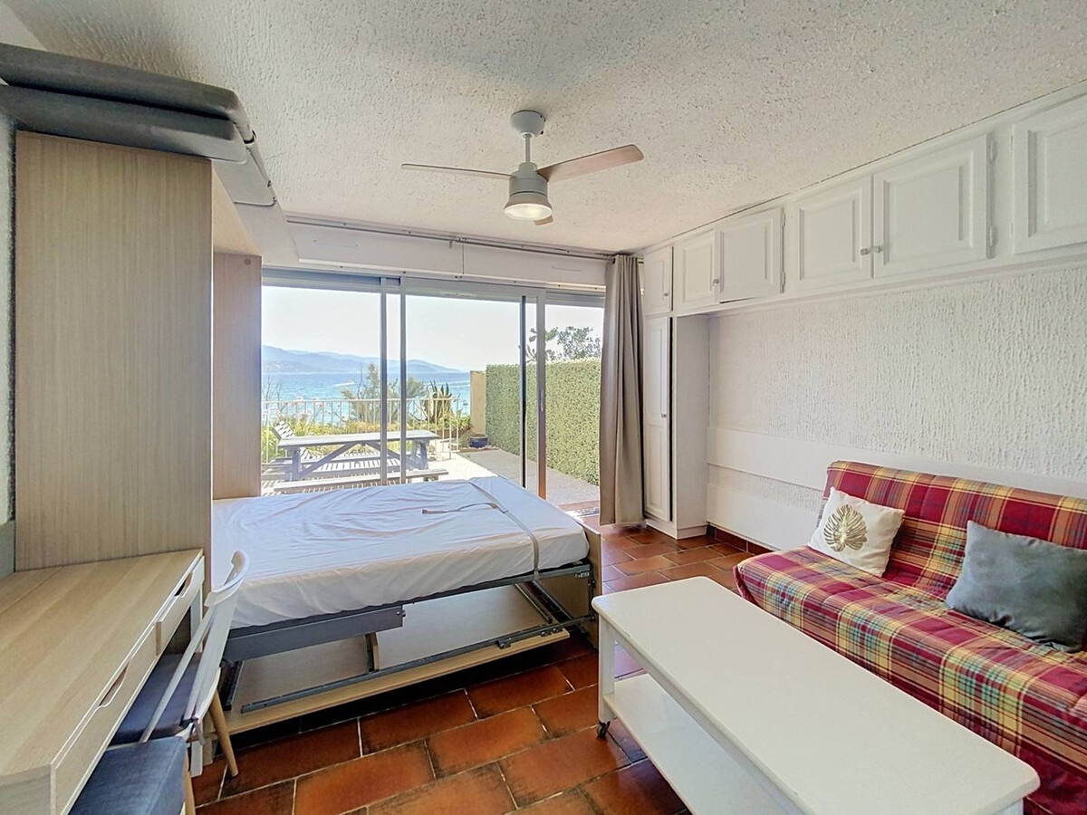 Studio 27m² bord de mer, accès plage direct à Bormes - Photo 4
