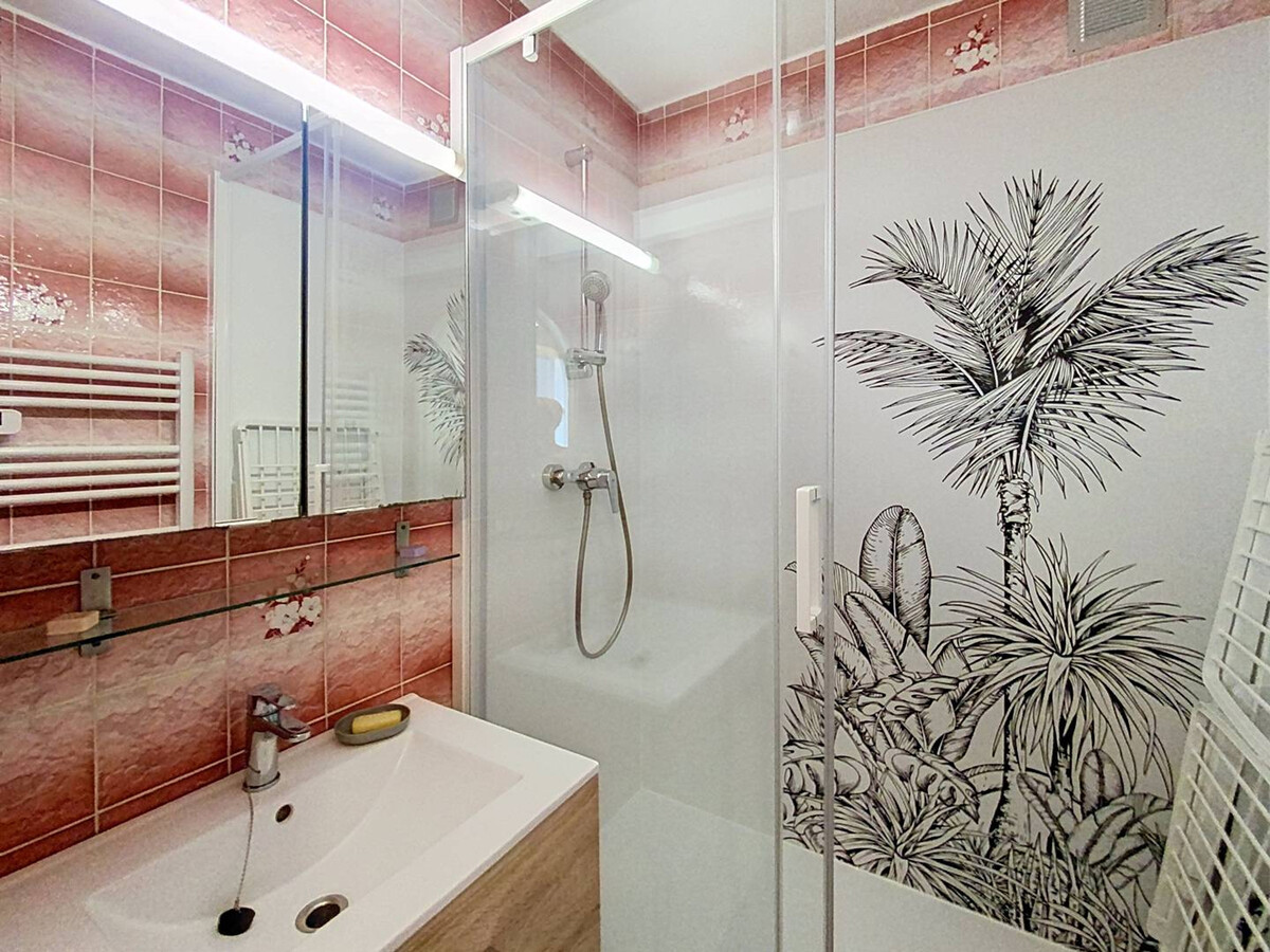 Studio 27m² bord de mer, accès plage direct à Bormes - Photo 10
