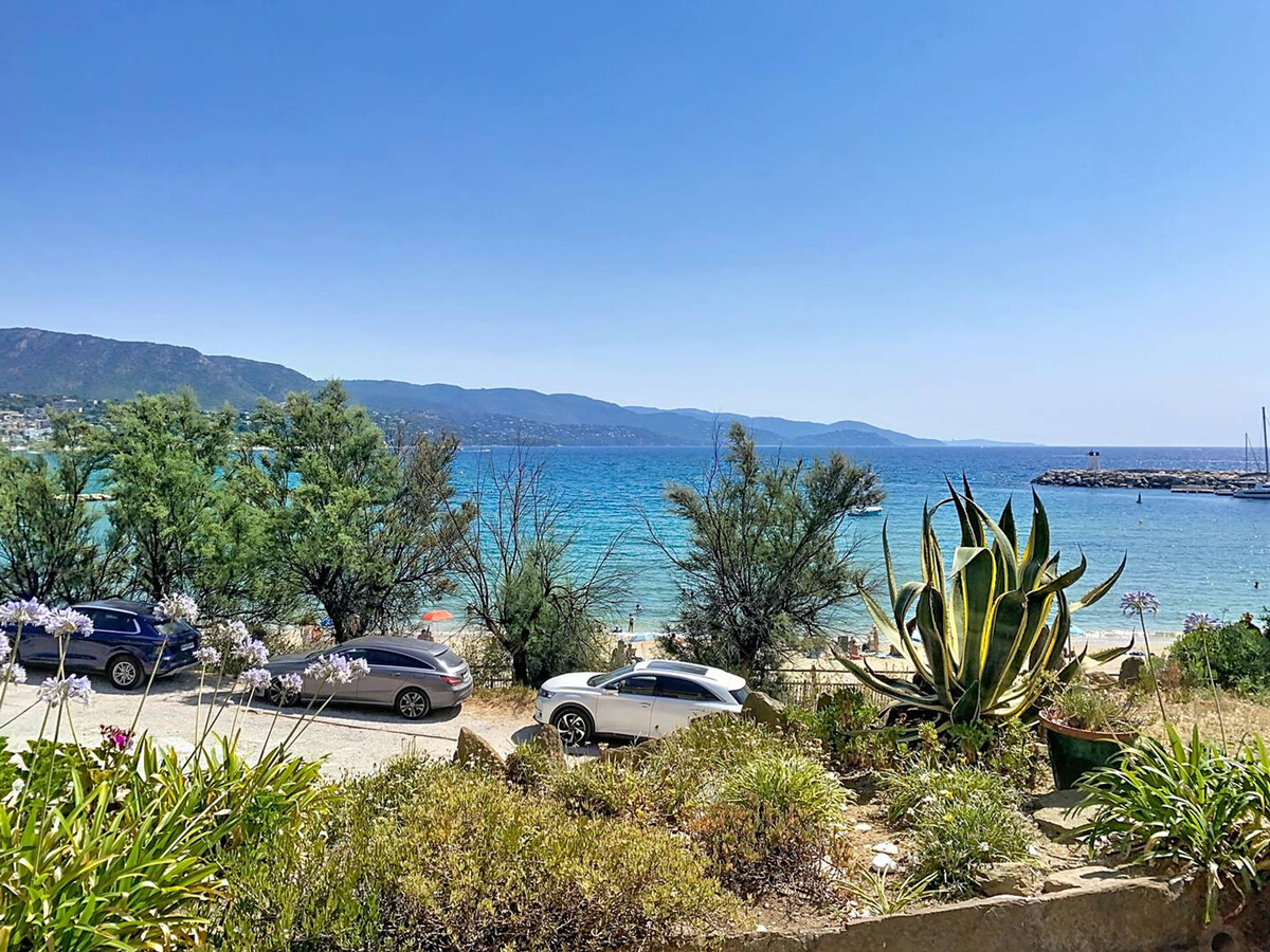 Studio 27m² bord de mer, accès plage direct à Bormes - Photo 12