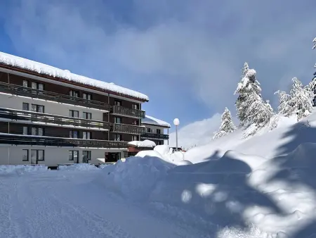 Studio fonctionnel, départ skis aux pieds, terrasse sud - Photo 7