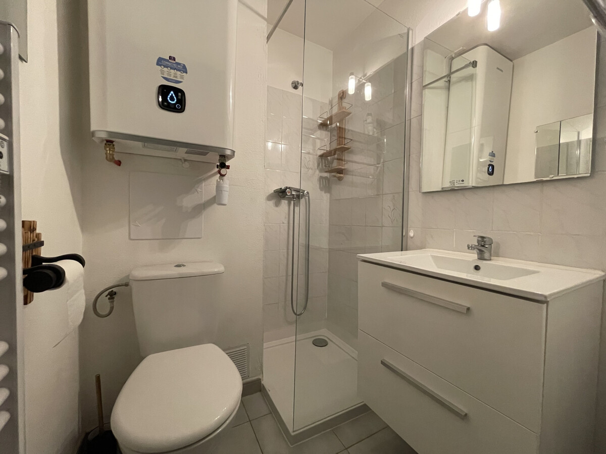 Appartement mezzanine 40m² vue canal à Sète - Photo 7
