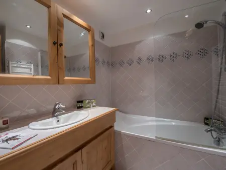 Courchevel 1850 : Élégant Duplex avec Cheminée et WiFi : photo 9