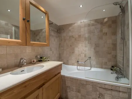 Duplex charme Courchevel 1850 avec cheminée, 6 personnes : photo 5
