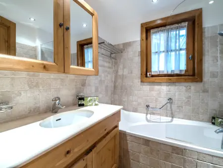 Duplex charme Courchevel 1850 avec cheminée, 6 personnes : photo 9