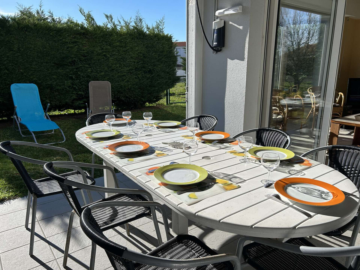 Maison rénovée 3 chambres, terrasse couverte et garage à Saint-Gilles-Croix-de-Vie - Photo 1