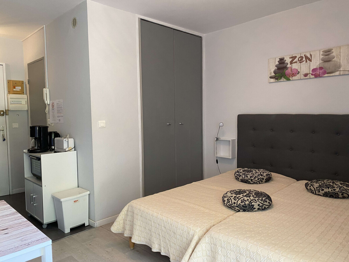 Studio rénové, parking privé à Balaruc-les-Bains - Photo 3