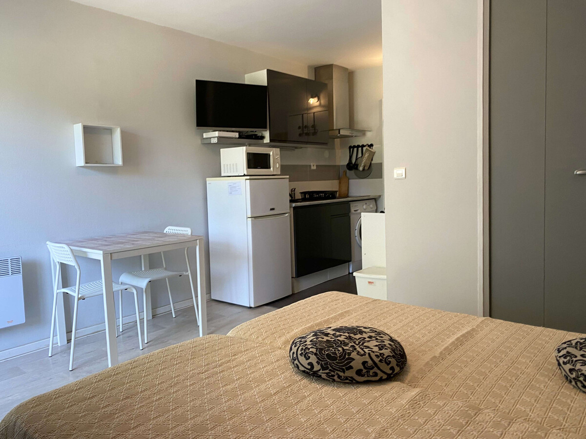 Studio rénové, parking privé à Balaruc-les-Bains - Photo 7