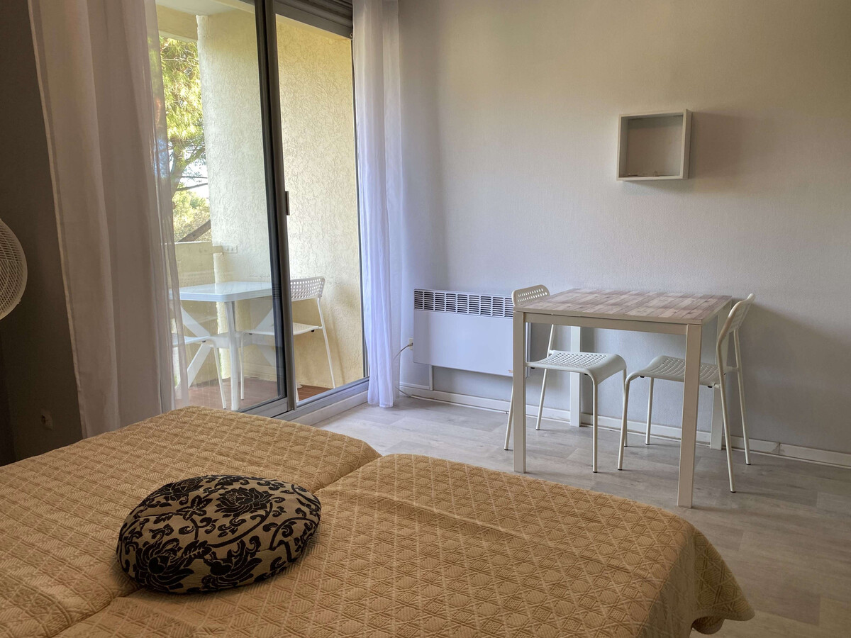 Studio rénové, parking privé à Balaruc-les-Bains - Photo 8