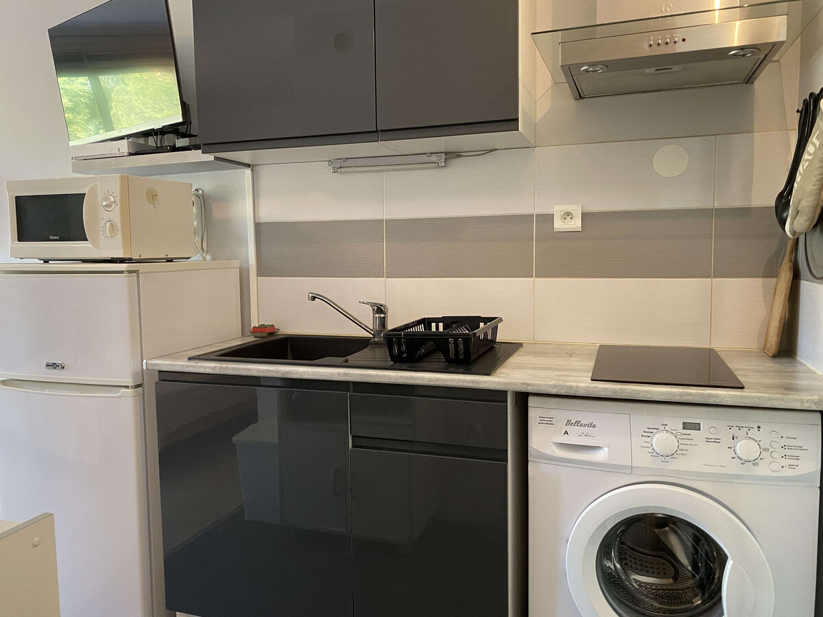 Studio rénové, parking privé à Balaruc-les-Bains - Photo 10