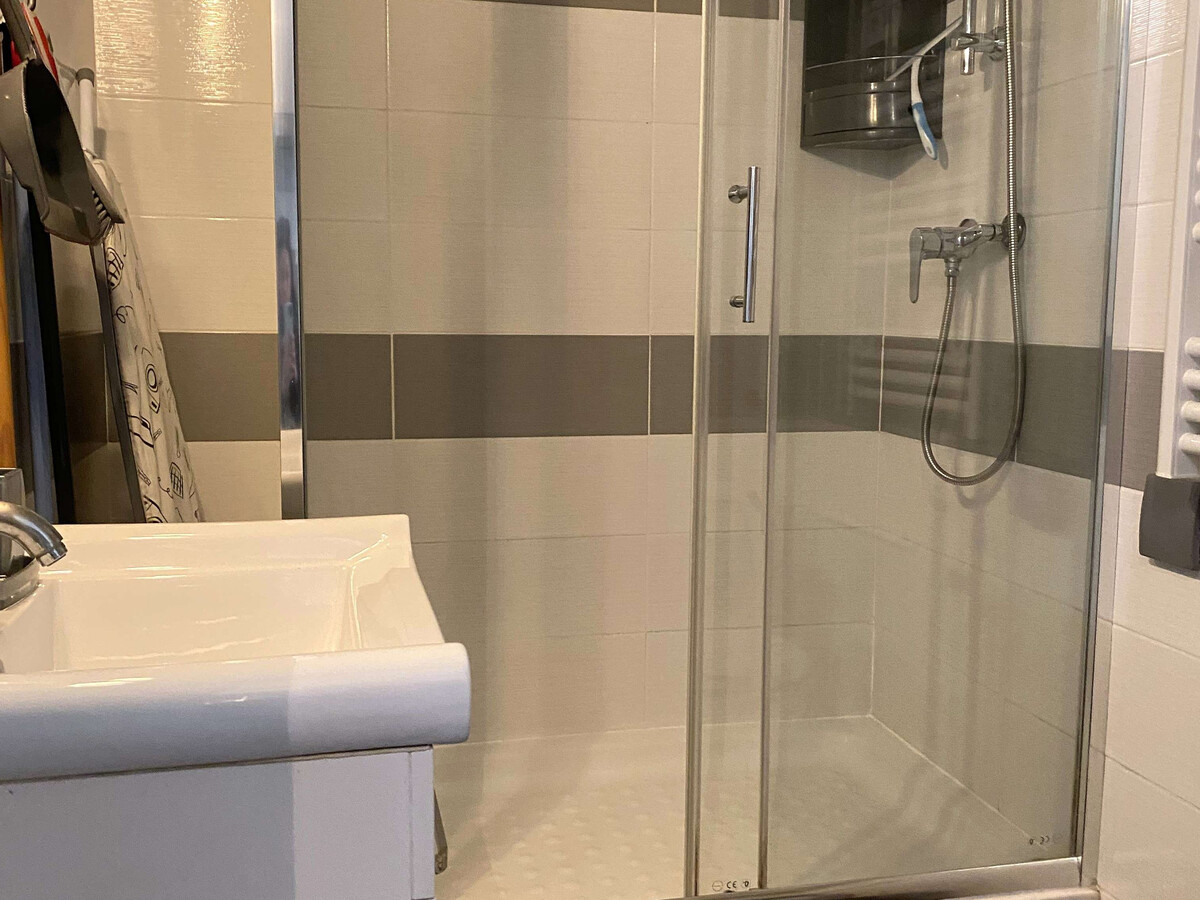 Studio rénové, parking privé à Balaruc-les-Bains - Photo 11