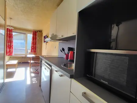 Studio 20m² Tignes, balcon Sud-Est, vue pistes : photo 3