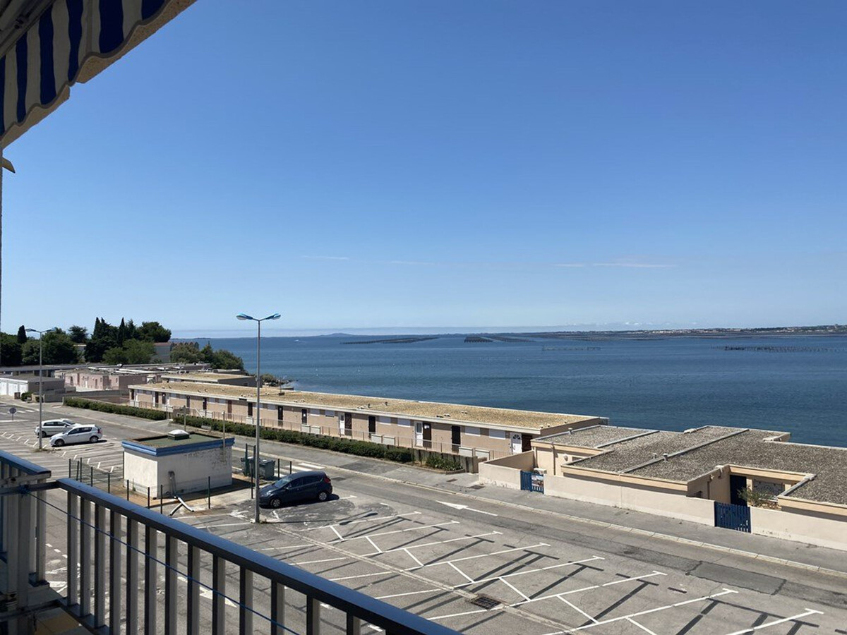 T3 Balaruc-les-Bains : vue étang de Thau et terrasse - Photo 16