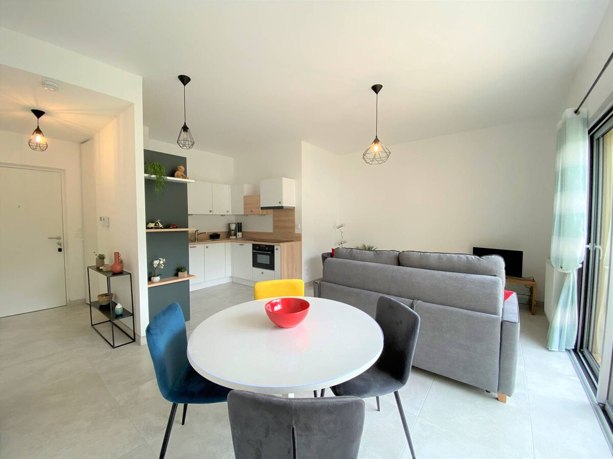Appartement 3* neuf avec balcon à 60m du port - Photo 2