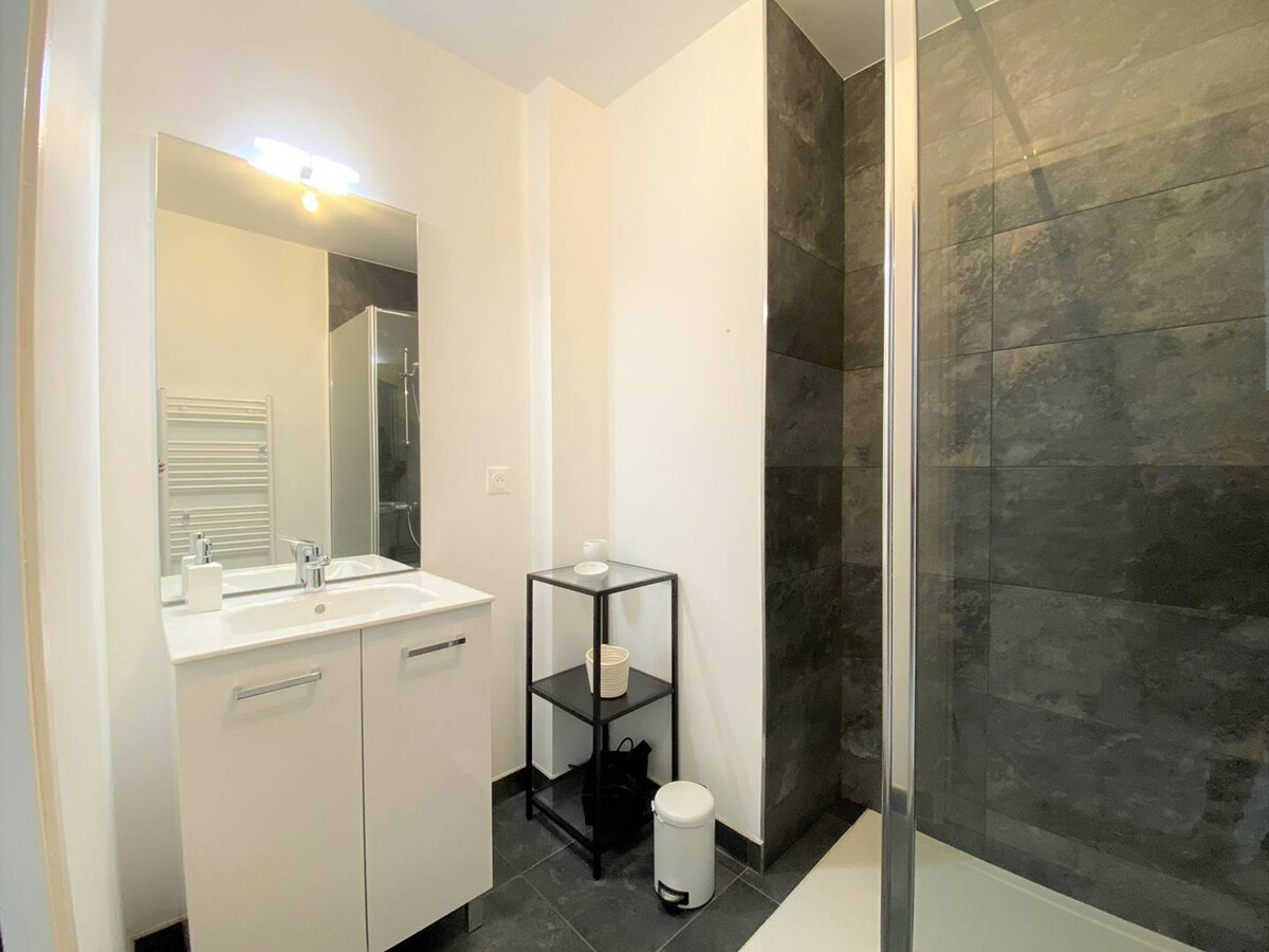 Appartement 3* neuf avec balcon à 60m du port - Photo 6