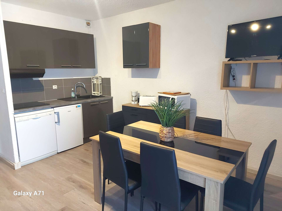 Studio cabine 6 pers avec balcon sud à 1700m, St-Lary - Photo 2