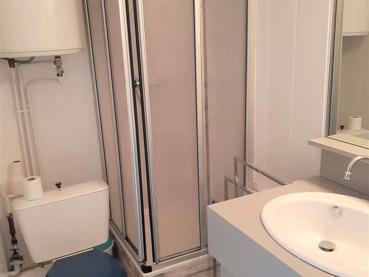 Studio cabine 6 pers avec balcon sud à 1700m, St-Lary - Photo 10