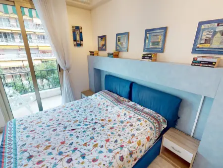 Appartement 2P moderne centre-ville Menton, balcon mer : photo 6
