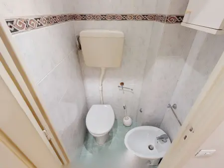 Appartement 2P moderne centre-ville Menton, balcon mer : photo 9