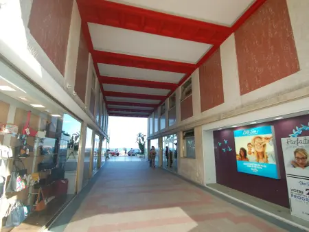 Appartement 2P moderne centre-ville Menton, balcon mer : photo 12