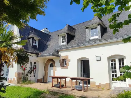 Location maison à Trégastel, Grande Maison Familiale à Trégastel avec Jardin Clos, Terrasse et WIFI