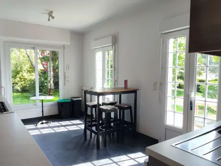 Grande Maison Familiale à Trégastel avec Jardin Clos, Terrasse et WIFI - Photo 5