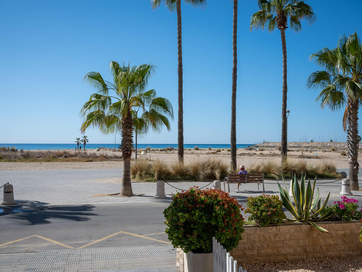 Appartement face à la plage à Torredembarra, 2 ch. - Photo 23