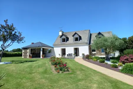 Location maison à Epiniac, Retraite paisible dans un jardin, Epiniac