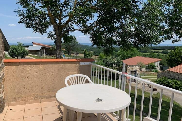 Gîte romantique avec terrasses à Saint-Beauzire - Photo 4