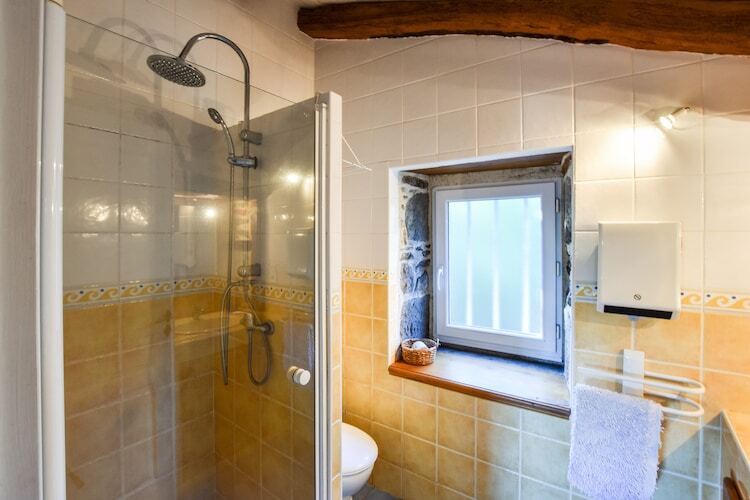 Gîte romantique avec terrasses à Saint-Beauzire - Photo 9