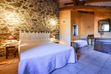 Gîte romantique avec terrasses à Saint-Beauzire : photo 3