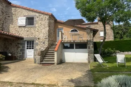 Gîte romantique avec terrasses à Saint-Beauzire : photo 5
