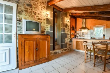 Gîte romantique avec terrasses à Saint-Beauzire : photo 8