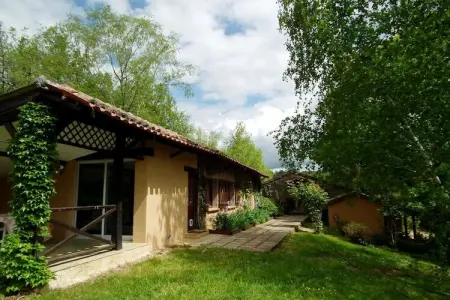 Location gite à Gavaudun, Spacieux gîte en Dordogne