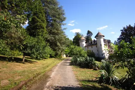 Location appartement à Serrieres en Chautagne, Maison en France avec piscine et vue