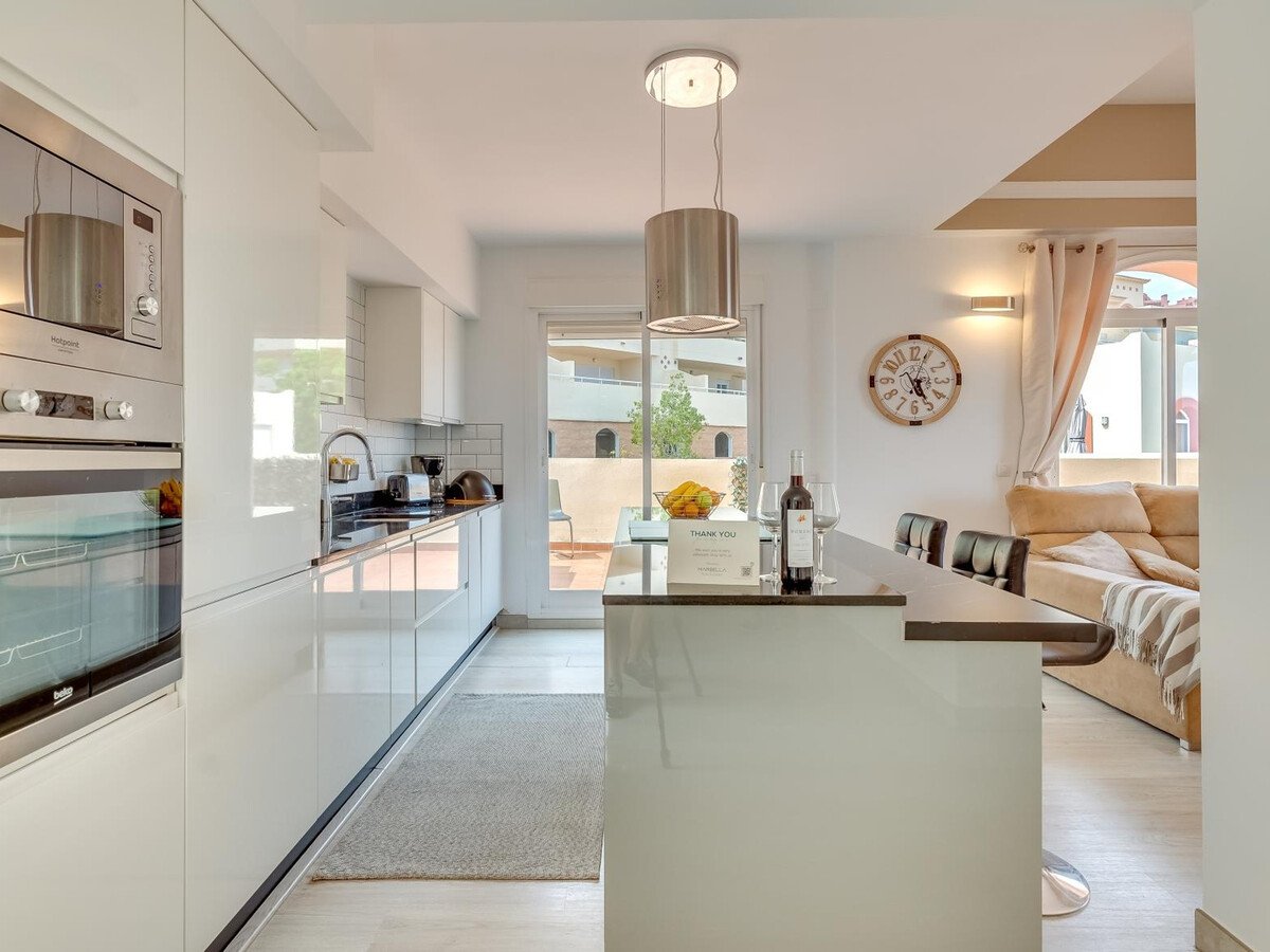 Penthouse moderne vue mer, terrasse et 2 piscines à Mijas - Photo 10