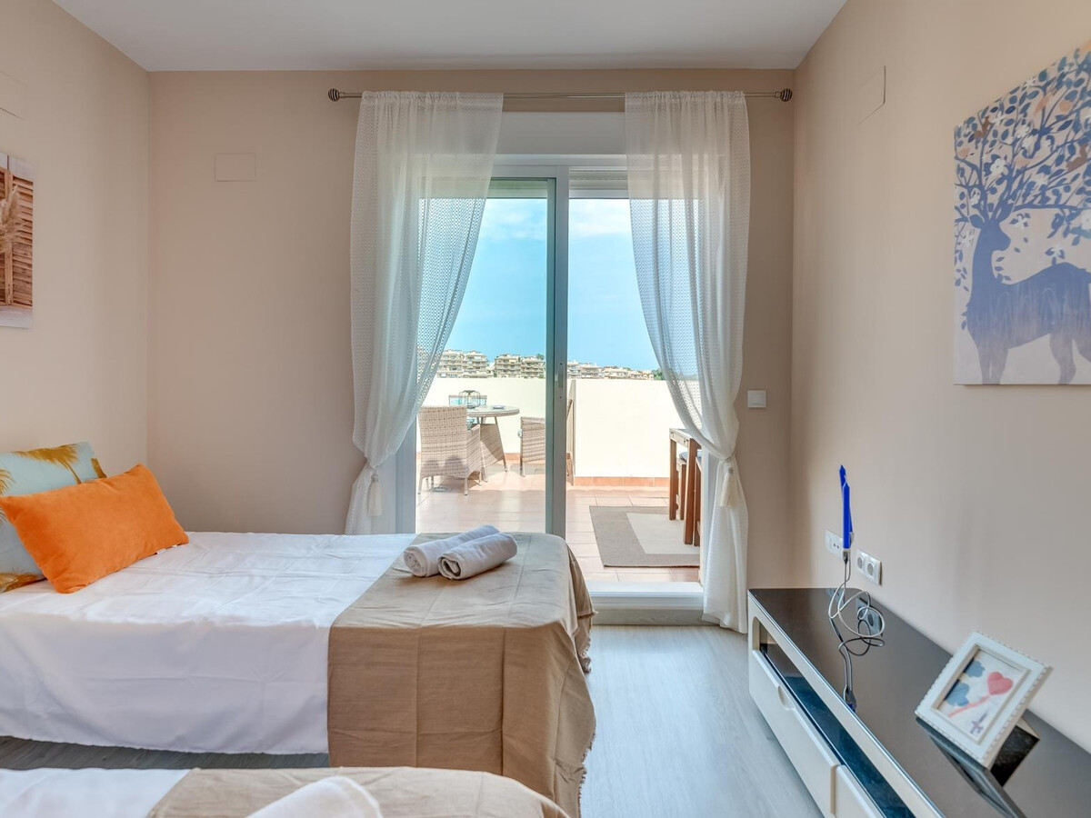 Penthouse moderne vue mer, terrasse et 2 piscines à Mijas - Photo 19