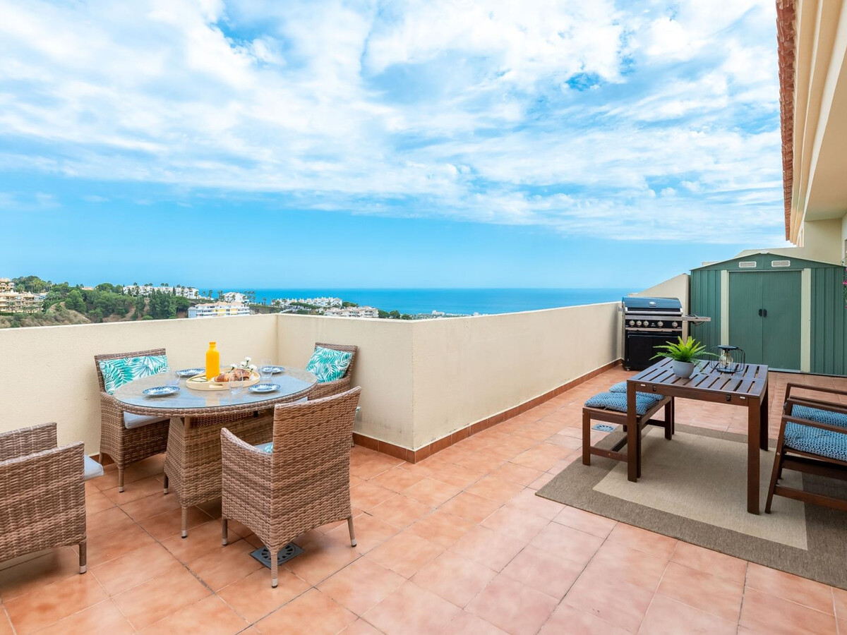 Penthouse moderne vue mer, terrasse et 2 piscines à Mijas - Photo 21