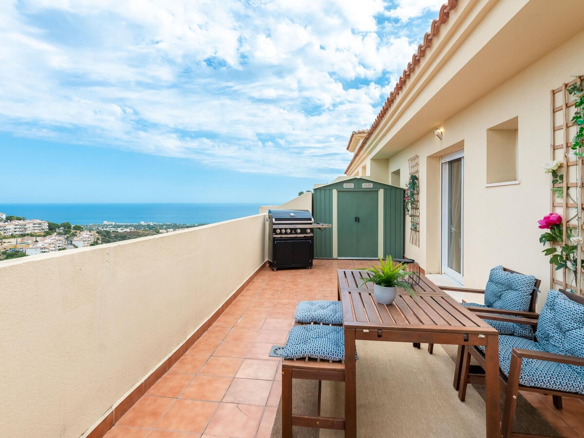 Penthouse moderne vue mer, terrasse et 2 piscines à Mijas - Photo 24